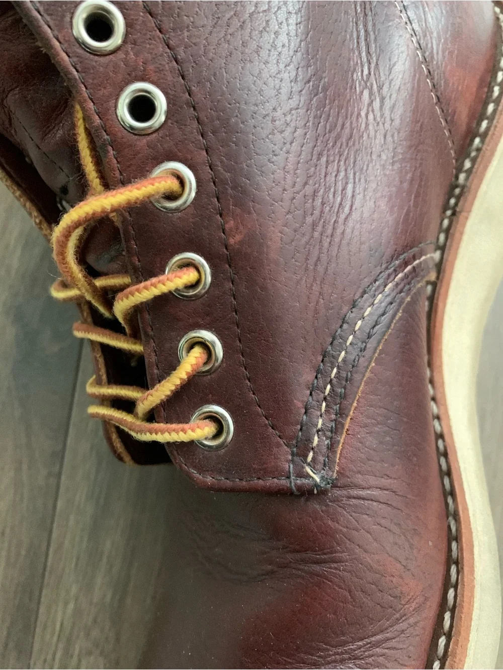 Redwing Boots Men's size 8 Brown Leather Work Boots 8196 - Classic Lace-Up - Picture 4 of 9